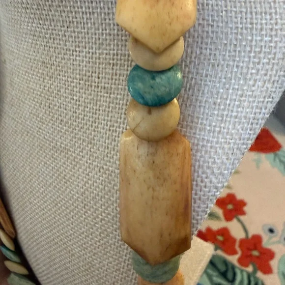 Handcrafted Multicolor Beaded Necklace - Picture 3 of 6